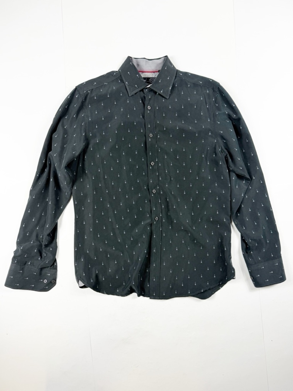 Hard Rock Cafe Black Button-Down Shirt with Small‎ White Guitar Motif Medium